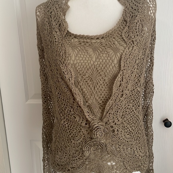 Cami SZ M Two-Piece Tan Sleeveless Top with Knit Long Sleeve Cover-Up - Picture 3 of 16